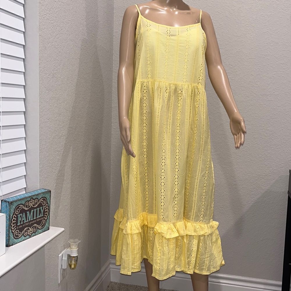 Nwt Anthropologie Label of Love embroidered yellow sundress.